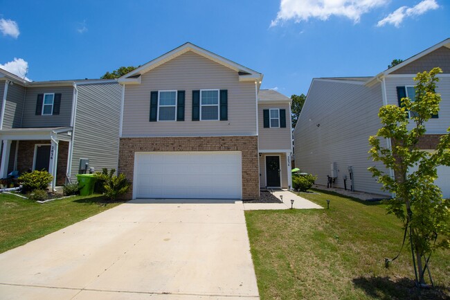 Primary Photo - Stylish & Spacious Pet-Friendly Home in Bo...