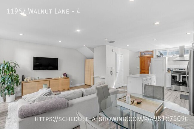 Building Photo - Newly remodeled modern 3 Bed + 2.5 Bath tw...