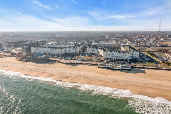 Building Photo - 298 Liberty St