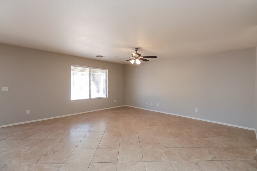 Building Photo - 21868 W Mohave St