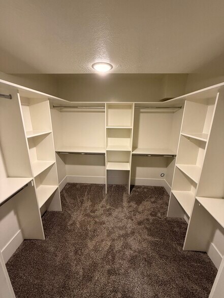 primary bedroom walk in closet - 14 N 300 E