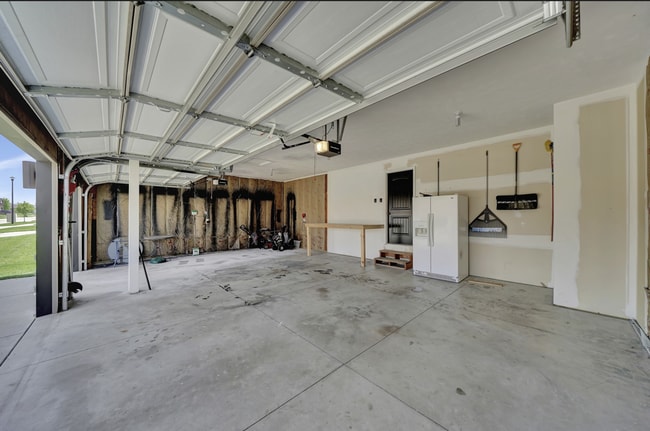Building Photo - 2 Story Single Family Home
