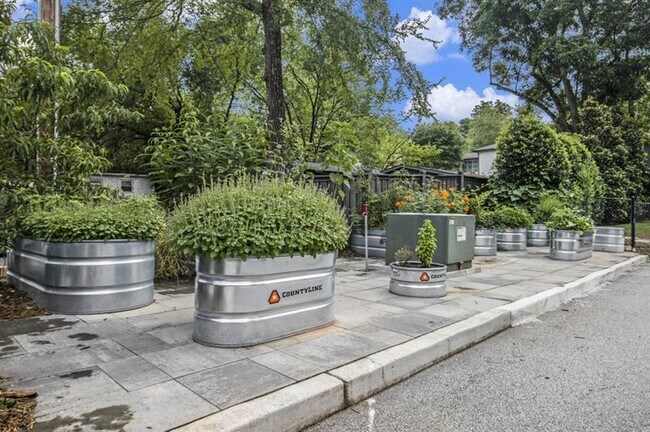 Building Photo - 2016 Bixby Byway Dr SE