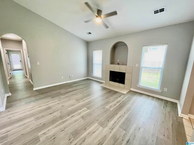 Building Photo - 5241 Cottage Cir