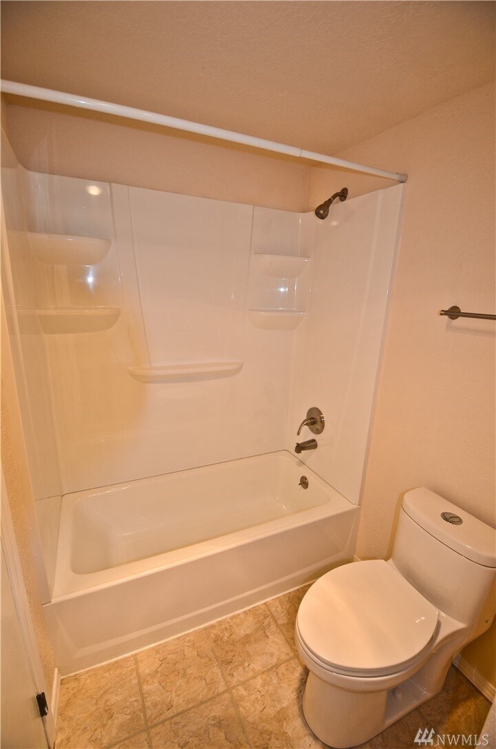 Building Photo - 1315 S Puget Dr