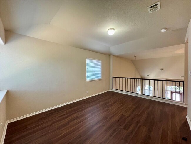 Building Photo - 8629 White Ibis Dr