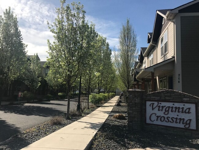 Building Photo - Fresh Price Drop + Move-In Ready: Doesn't Get Any Better Than That!  Oh wait- How about Saving $1...