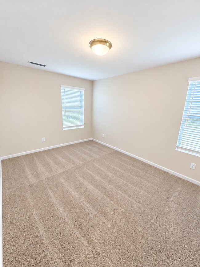 Building Photo - Now Leasing! 1 Month Free | Brand-New 3BR Home with 2-Car Garage Near Downtown Mooresville