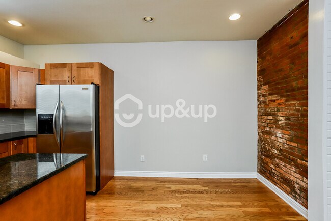 Building Photo - Fantastic 3bd/1.5ba home! Coming soon!