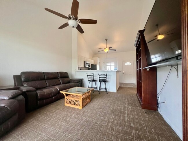 Building Photo - Furnished & PET FRIENDLY 3 Bedroom 2 bath ...