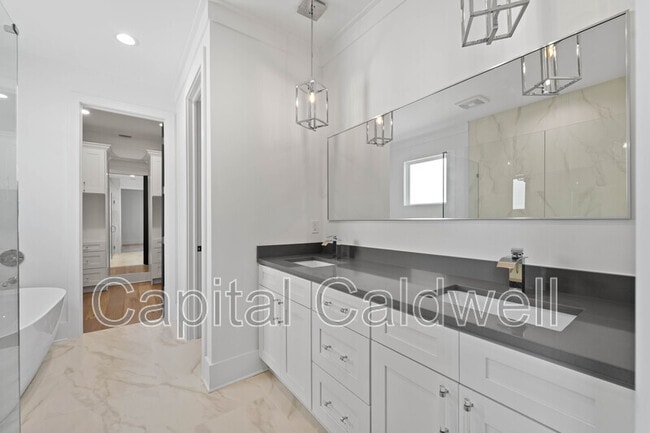 Building Photo - 2355 Bahia Vista St