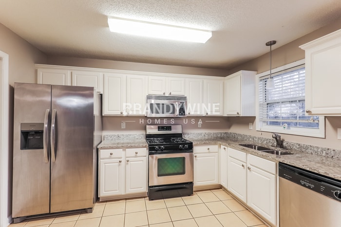 Building Photo - 208 Roberts Trail