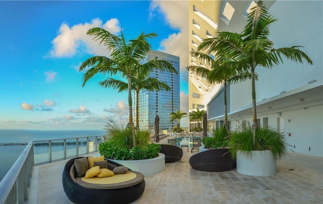 Building Photo - 1300 Brickell Ave