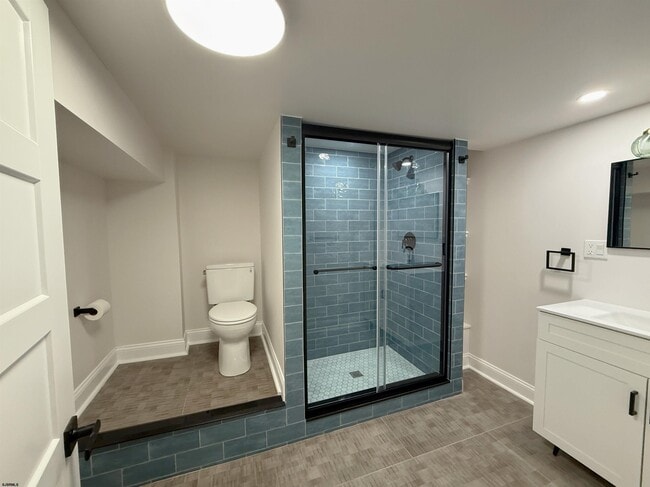 Building Photo - 102 S Raleigh Ave