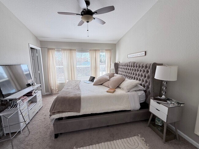 Building Photo - 7154 Showcase Ln