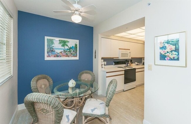 Building Photo - ***SHORT TERM/LONG TERM RENTAL***WEEKLY RE...