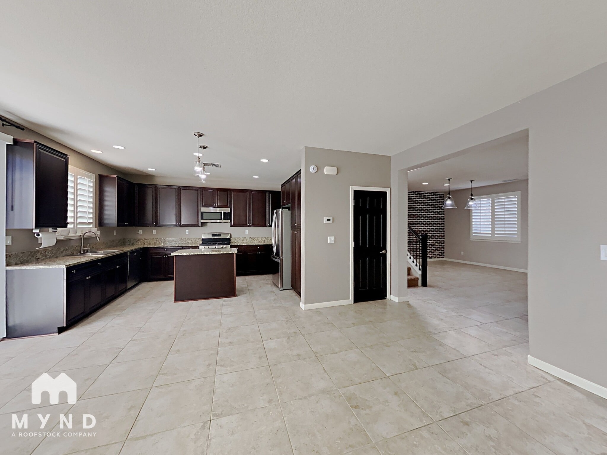 Building Photo - 10772 Grayslake Dr