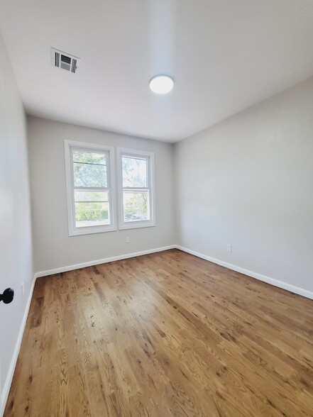 Building Photo - 457 Garfield Ave