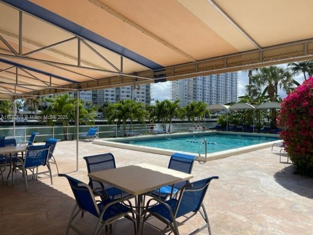 Building Photo - 1 bedroom in Sunny Isles Beach FL 33160