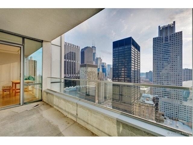Building Photo - 8 E Randolph