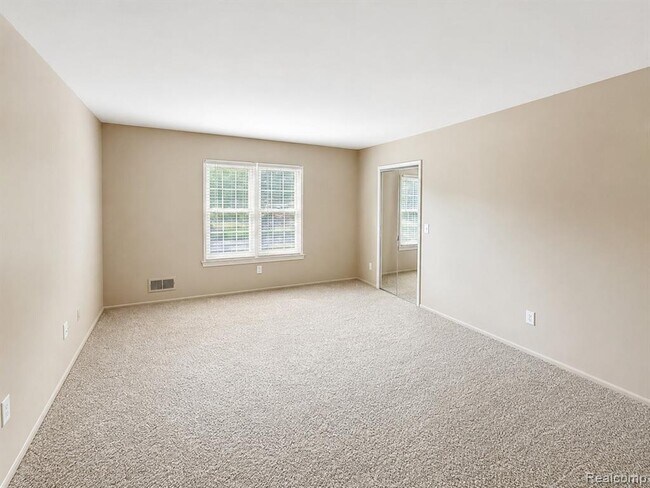 Building Photo - 27654 Echo Valley W