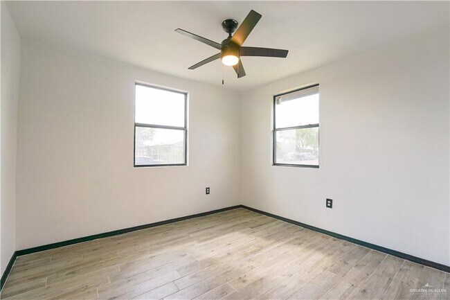 Building Photo - 3903 E Lopez Dr
