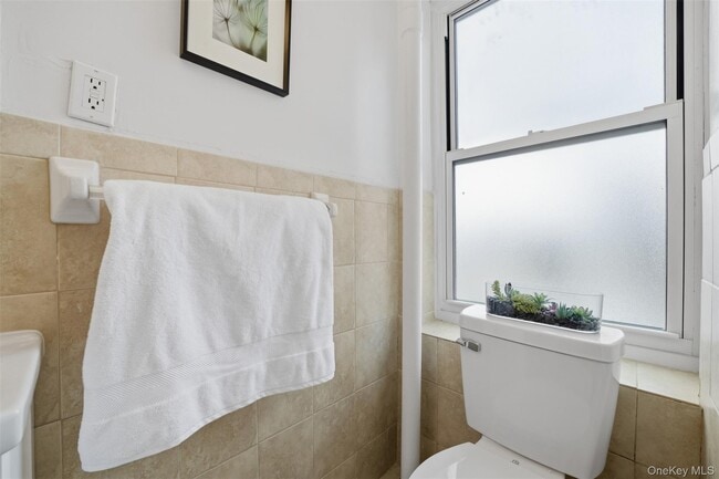 Building Photo - 555 Broadway