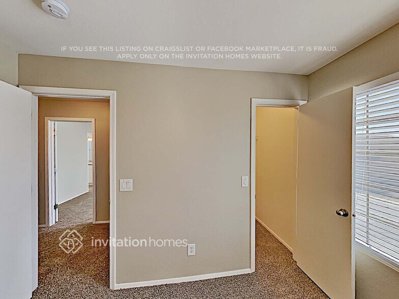 Building Photo - 16008 W Vogel Ave