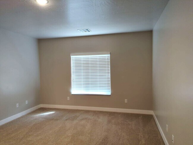 Building Photo - Single Level 3 Bedroom Home in St. George