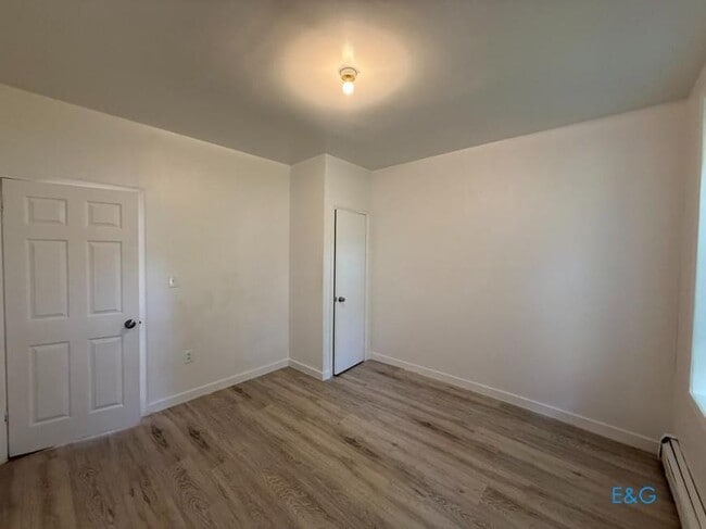 Building Photo - 3 bedroom in BROOKLYN NY 11233