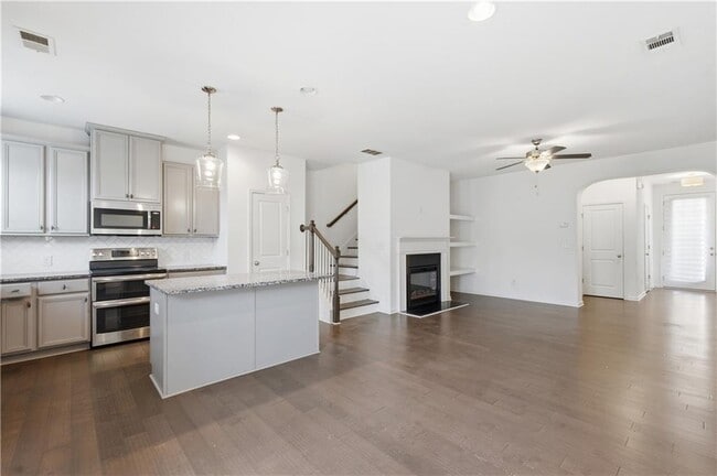 Building Photo - 2384 Belmont Pl