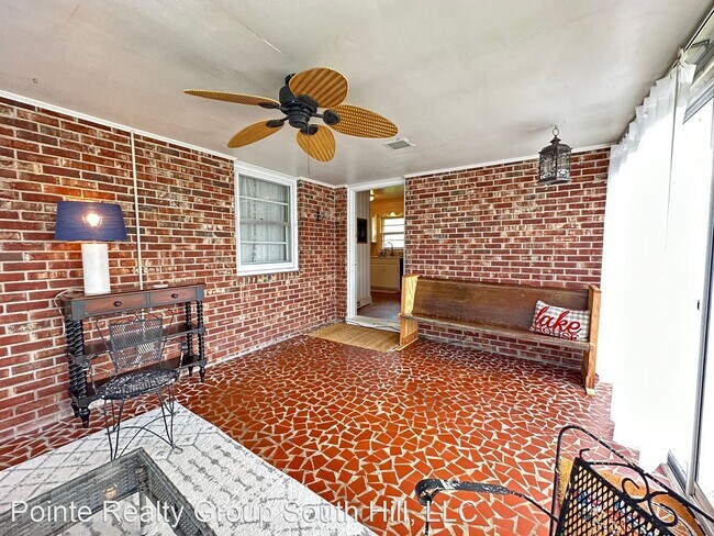 Building Photo - 2 br, 1.5 bath House - 1392 Jefferson St