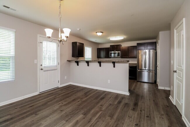 Building Photo - 137 Autumn Bluff Cir