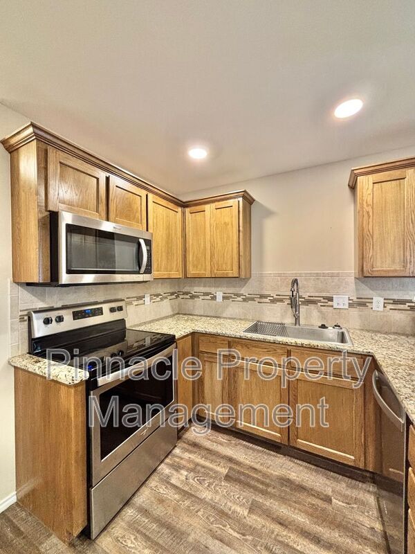 Building Photo - 4245 Sedona Trl