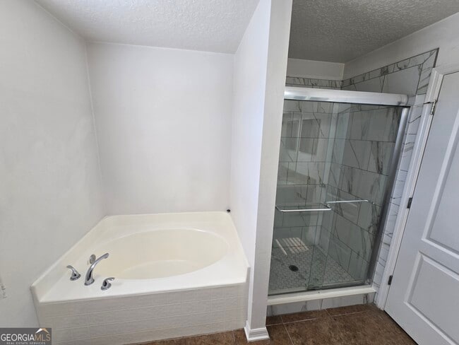 Building Photo - 127 Cedar Cir Dr