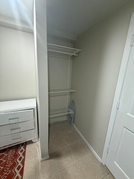 Building Photo - 7821 Hope St