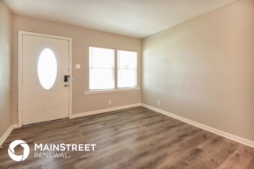 Building Photo - 347 Pilgrim Dr