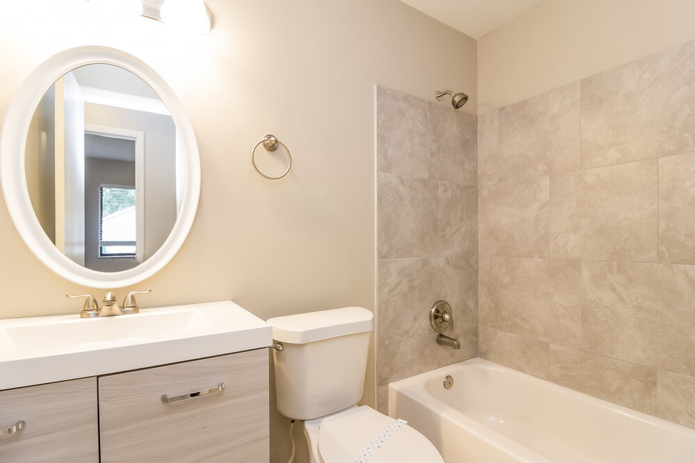 Building Photo - 234 Oak Rd