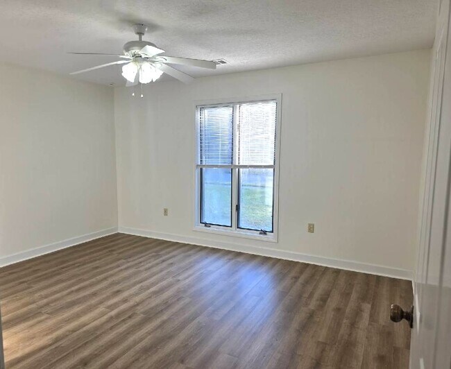 Building Photo - 3625 Wincross Dr