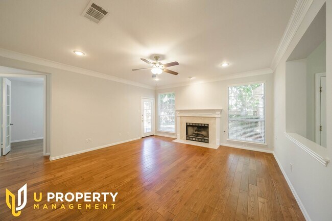 Building Photo - Dont Miss this pretty home in Plano!