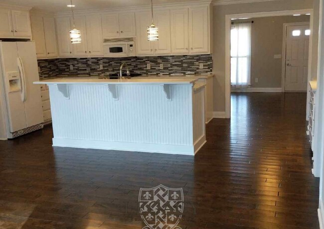 Building Photo - 9919 Maxwell Ln