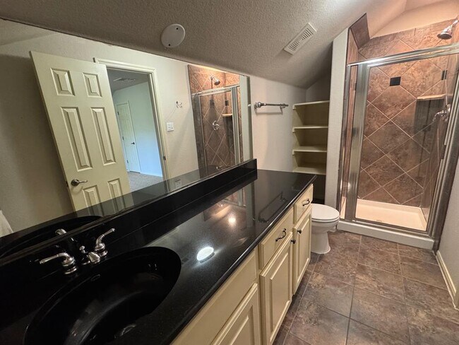 Building Photo - 9820 Savannah Ridge Dr