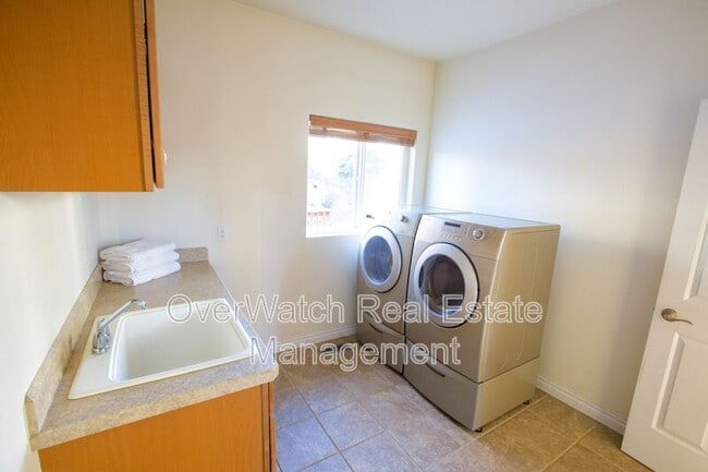 Building Photo - 16439 Mills Park Cir