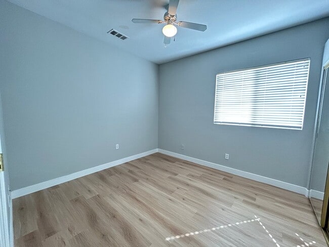 Building Photo - 5-Bedroom Silverado Ranch Home with Pool!