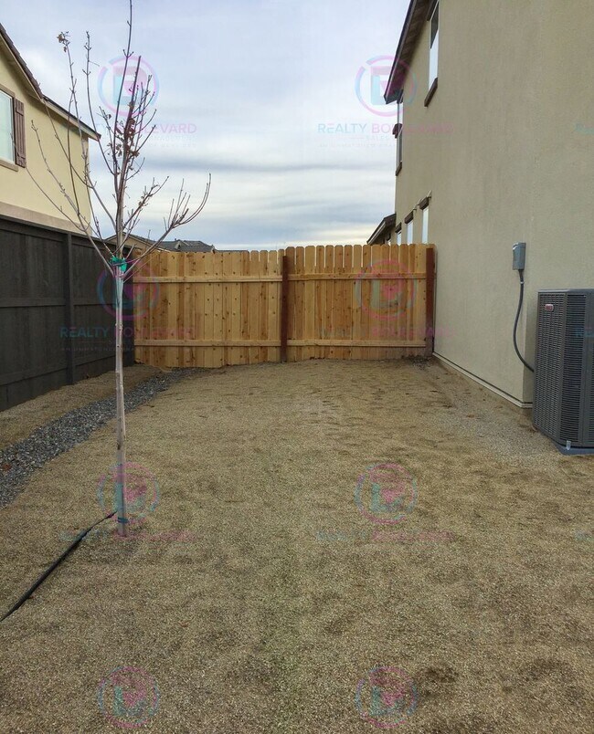 Building Photo - 1/2 Month Free! 3 Bedroom 2 Bath Home Home in Wingfield!!