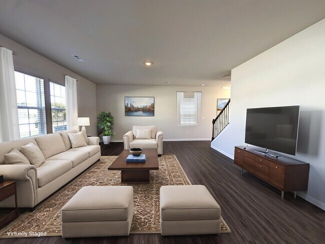 Building Photo - 5501 Hydrangea St