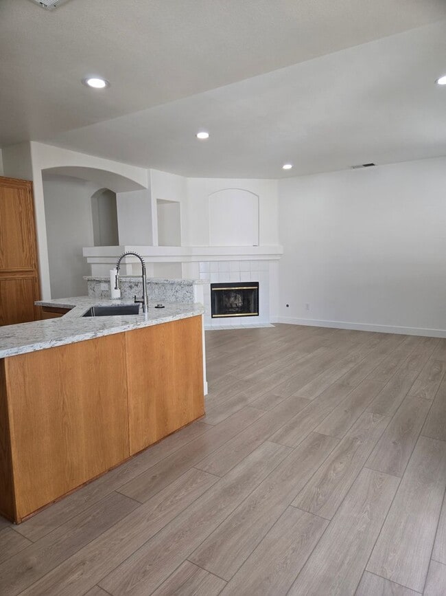 Building Photo - HIDDEN SPRINGS HACIENDA