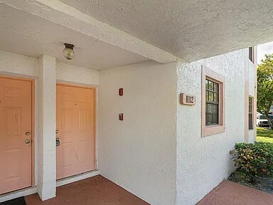 Building Photo - 3050 Norwood Pl