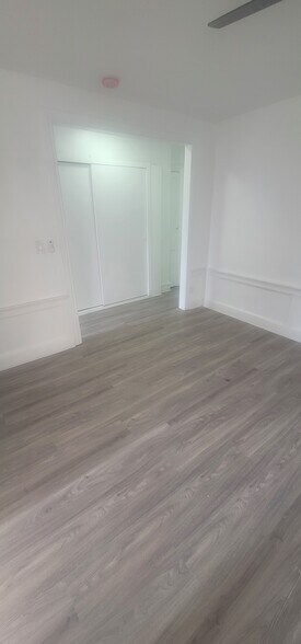 Building Photo - 406 E 52nd St