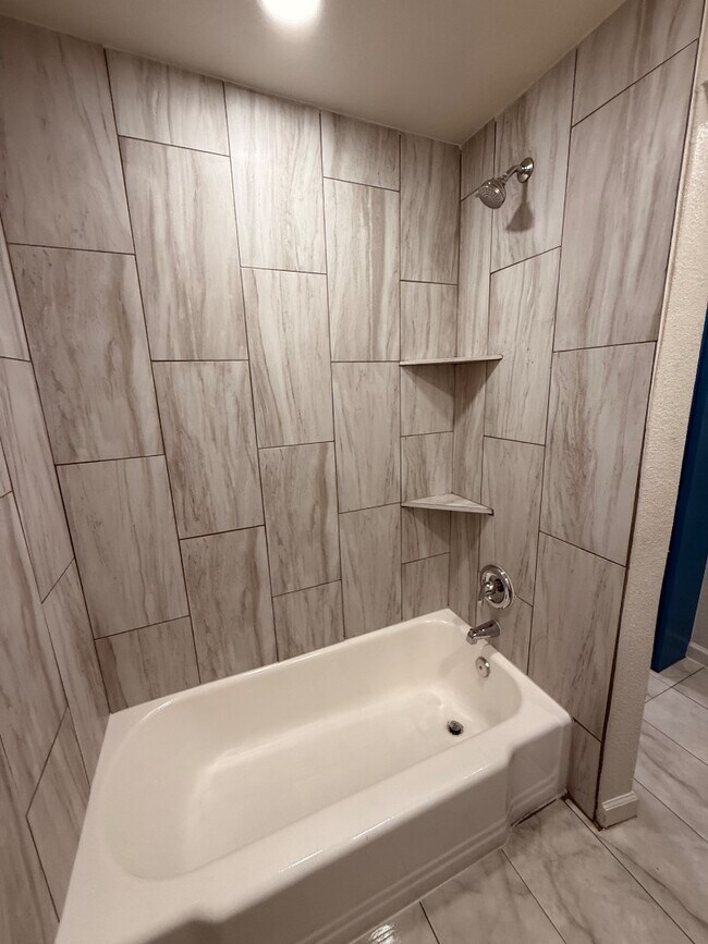 Building Photo - 4200 Gram Ln